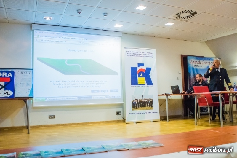 Zdjęcie w galerii na portalu naszraciborz.pl: Zamkowa dyskusja o żegludze na Odrze i porcie w Raciborzu  wiadomości z regionu