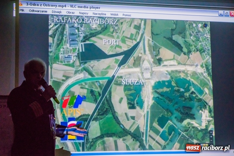 Zdjęcie w galerii na portalu naszraciborz.pl: Zamkowa dyskusja o żegludze na Odrze i porcie w Raciborzu  wiadomości z regionu