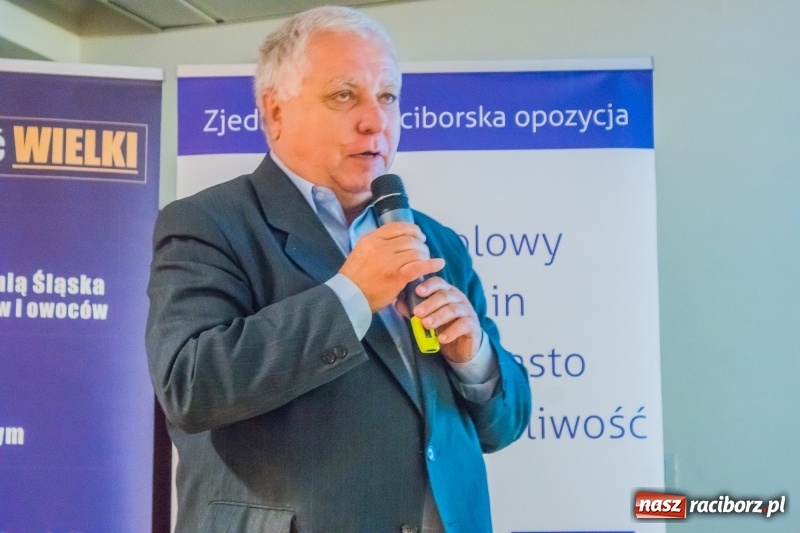 Zdjęcie w galerii na portalu naszraciborz.pl: Zamkowa dyskusja o żegludze na Odrze i porcie w Raciborzu  wiadomości z regionu