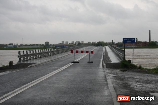Zdjęcie w galerii na portalu naszraciborz.pl: Poziom wody spada wiadomości z regionu