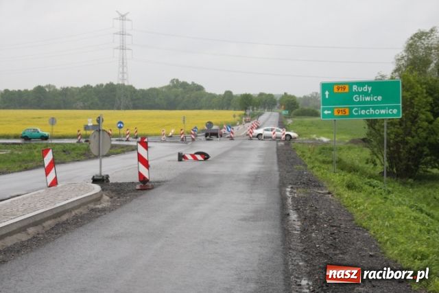 Zdjęcie w galerii na portalu naszraciborz.pl: Poziom wody spada wiadomości z regionu