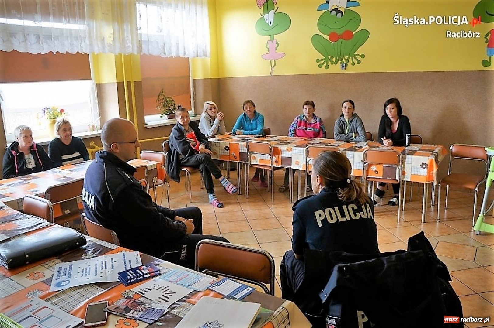 Zdjęcie w galerii na portalu naszraciborz.pl: Bezpieczna kobieta. Akcja profilaktyczna raciborskiej policji wiadomości z regionu