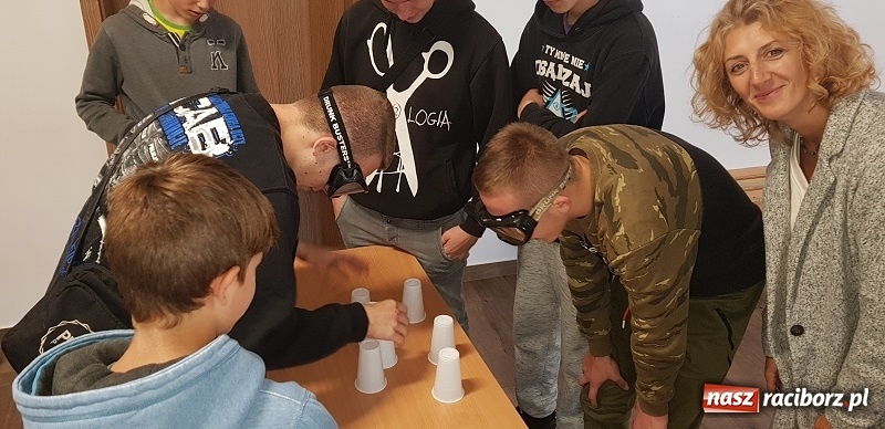 Zdjęcie w galerii na portalu naszraciborz.pl: Dopalacze-wypalacze. Akcja profilaktyczna w kuźniańskim MOW wiadomości z regionu