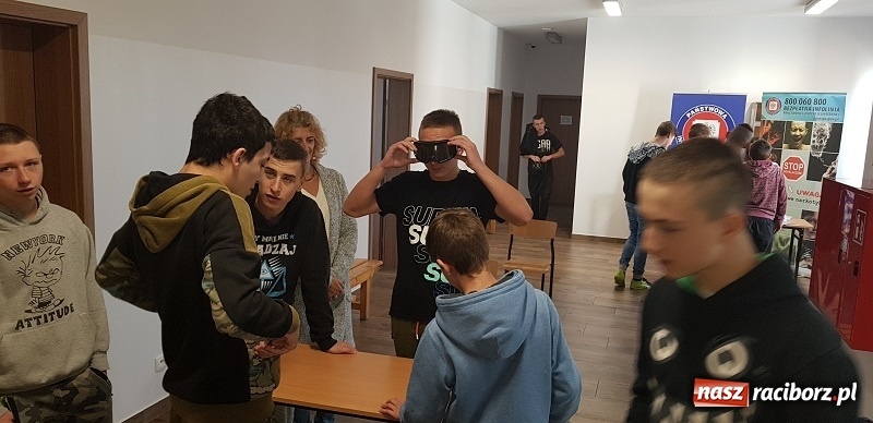 Zdjęcie w galerii na portalu naszraciborz.pl: Dopalacze-wypalacze. Akcja profilaktyczna w kuźniańskim MOW wiadomości z regionu