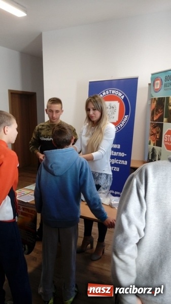 Zdjęcie w galerii na portalu naszraciborz.pl: Dopalacze-wypalacze. Akcja profilaktyczna w kuźniańskim MOW wiadomości z regionu