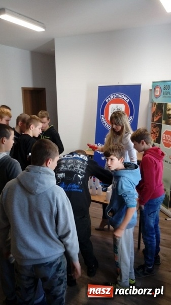 Zdjęcie w galerii na portalu naszraciborz.pl: Dopalacze-wypalacze. Akcja profilaktyczna w kuźniańskim MOW wiadomości z regionu