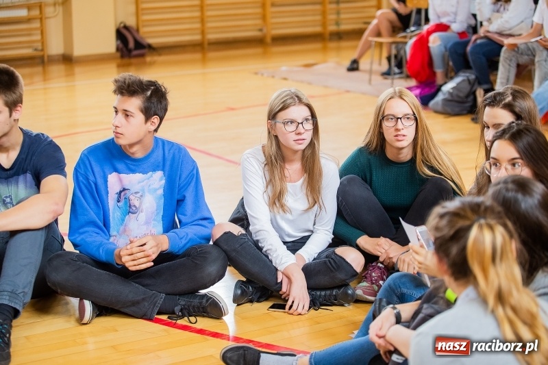 Zdjęcie w galerii na portalu naszraciborz.pl: Turniej gier i zabaw językowych dla uczniów II LO w Raciborzu wiadomości z regionu