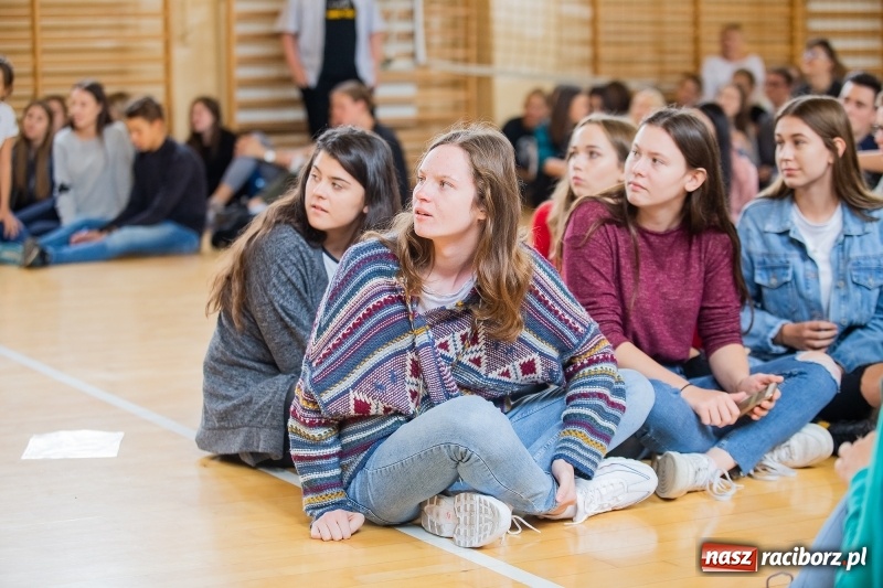 Zdjęcie w galerii na portalu naszraciborz.pl: Turniej gier i zabaw językowych dla uczniów II LO w Raciborzu wiadomości z regionu