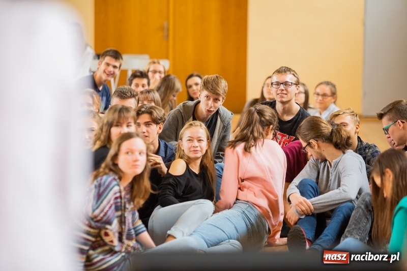 Zdjęcie w galerii na portalu naszraciborz.pl: Turniej gier i zabaw językowych dla uczniów II LO w Raciborzu wiadomości z regionu