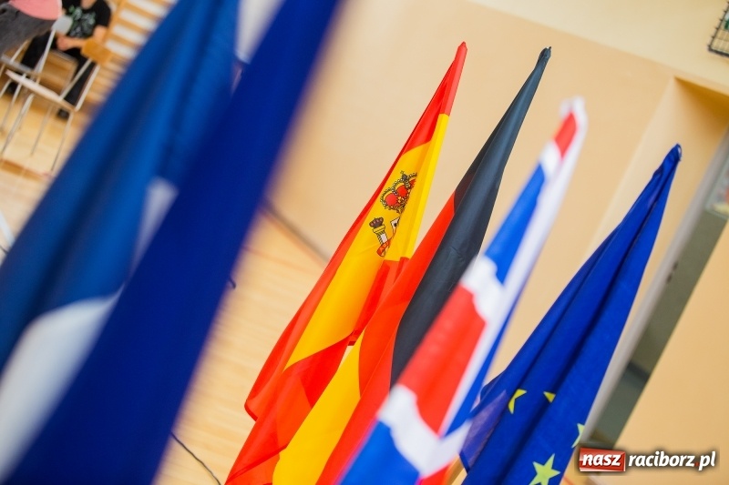 Zdjęcie w galerii na portalu naszraciborz.pl: Turniej gier i zabaw językowych dla uczniów II LO w Raciborzu wiadomości z regionu