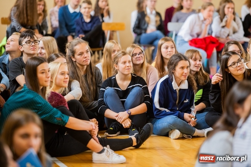 Zdjęcie w galerii na portalu naszraciborz.pl: Turniej gier i zabaw językowych dla uczniów II LO w Raciborzu wiadomości z regionu