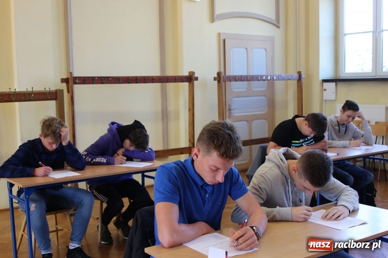 Zdjęcie w galerii na portalu naszraciborz.pl: Europejski Dzień Języków Obcych w Ekonomiku wiadomości z regionu