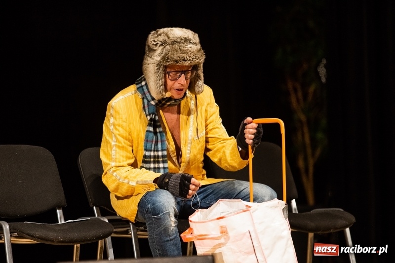 Zdjęcie w galerii na portalu naszraciborz.pl: Kabaret pod Wyrwigroszem bawił w RCK wiadomości z regionu