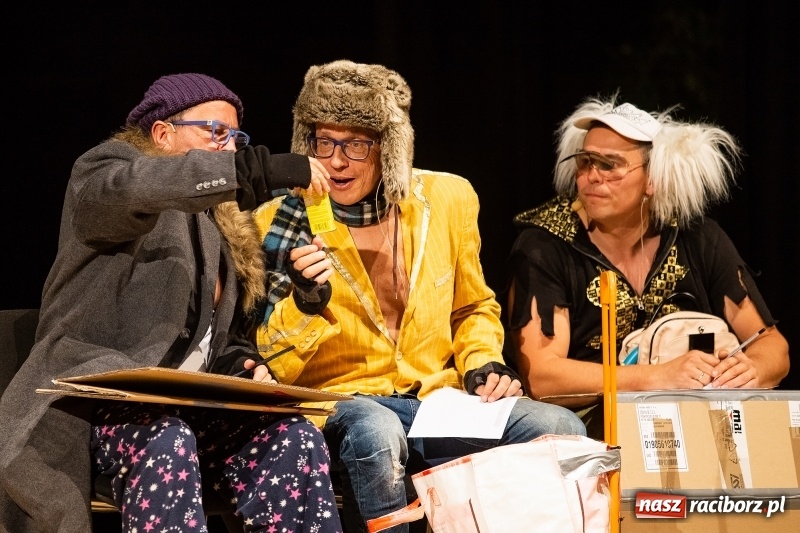 Zdjęcie w galerii na portalu naszraciborz.pl: Kabaret pod Wyrwigroszem bawił w RCK wiadomości z regionu