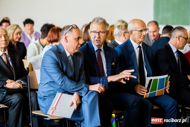 Zdjęcie w galerii na portalu naszraciborz.pl: Obchody 80-lecia szkoły w Ocicach FOTO i WIDEO wiadomości z regionu