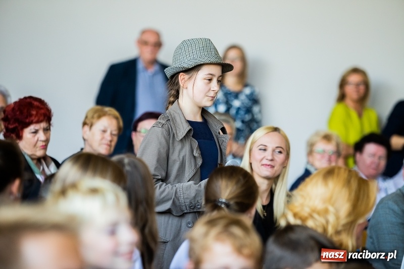 Zdjęcie w galerii na portalu naszraciborz.pl: Obchody 80-lecia szkoły w Ocicach FOTO i WIDEO wiadomości z regionu