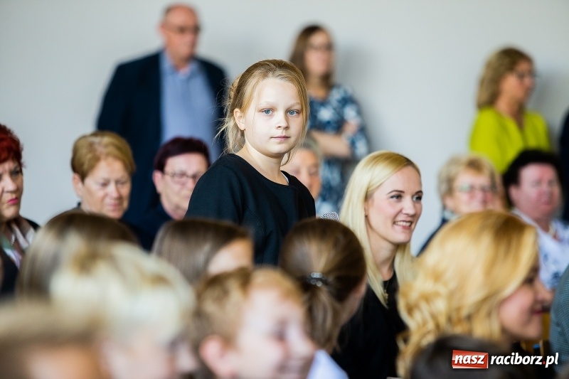 Zdjęcie w galerii na portalu naszraciborz.pl: Obchody 80-lecia szkoły w Ocicach FOTO i WIDEO wiadomości z regionu