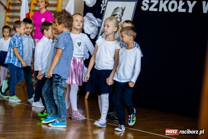Zdjęcie w galerii na portalu naszraciborz.pl: Obchody 80-lecia szkoły w Ocicach FOTO i WIDEO wiadomości z regionu