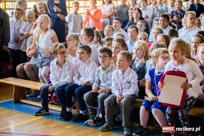 Zdjęcie w galerii na portalu naszraciborz.pl: Obchody 80-lecia szkoły w Ocicach FOTO i WIDEO wiadomości z regionu
