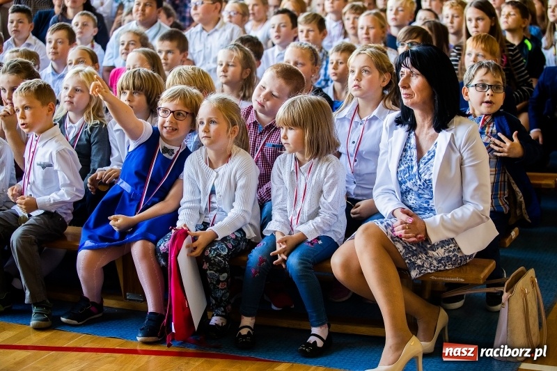 Zdjęcie w galerii na portalu naszraciborz.pl: Obchody 80-lecia szkoły w Ocicach FOTO i WIDEO wiadomości z regionu