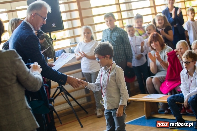 Zdjęcie w galerii na portalu naszraciborz.pl: Obchody 80-lecia szkoły w Ocicach FOTO i WIDEO wiadomości z regionu