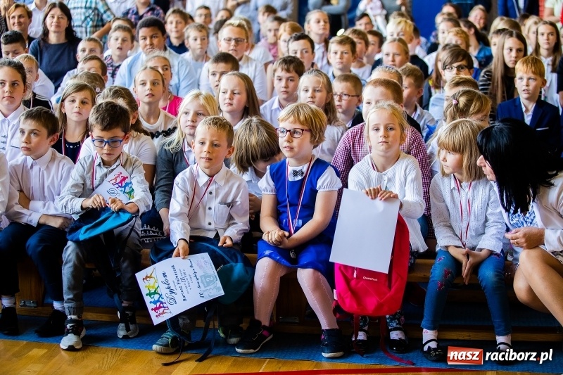Zdjęcie w galerii na portalu naszraciborz.pl: Obchody 80-lecia szkoły w Ocicach FOTO i WIDEO wiadomości z regionu