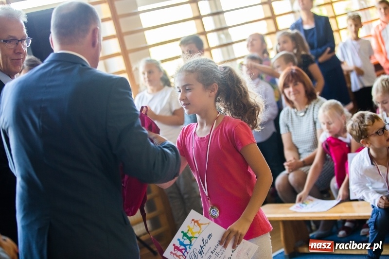 Zdjęcie w galerii na portalu naszraciborz.pl: Obchody 80-lecia szkoły w Ocicach FOTO i WIDEO wiadomości z regionu