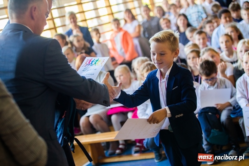 Zdjęcie w galerii na portalu naszraciborz.pl: Obchody 80-lecia szkoły w Ocicach FOTO i WIDEO wiadomości z regionu
