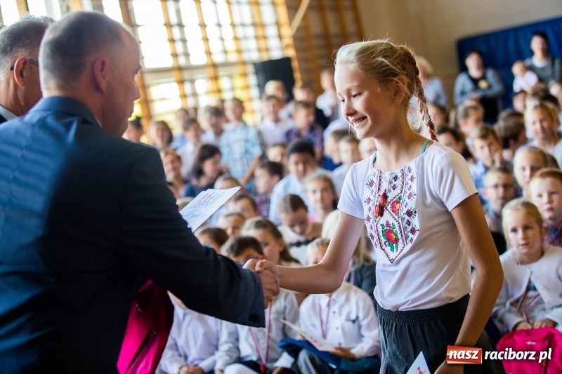 Zdjęcie w galerii na portalu naszraciborz.pl: Obchody 80-lecia szkoły w Ocicach FOTO i WIDEO wiadomości z regionu