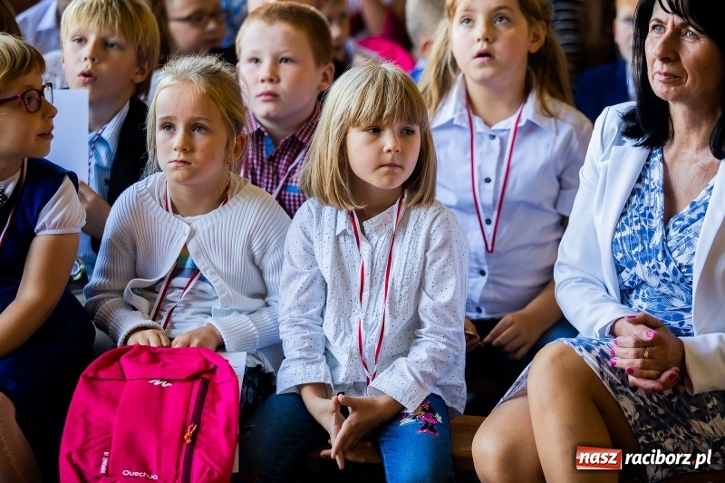 Zdjęcie w galerii na portalu naszraciborz.pl: Obchody 80-lecia szkoły w Ocicach FOTO i WIDEO wiadomości z regionu