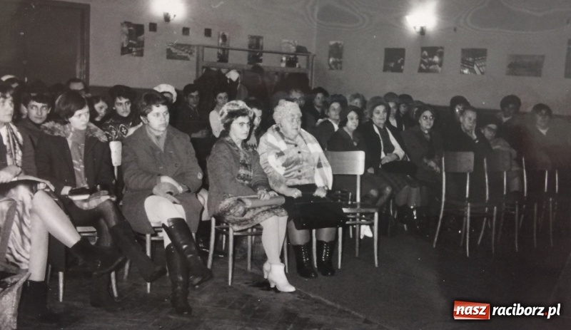 Zdjęcie w galerii na portalu naszraciborz.pl: Poznaj swoją bibliotekę. Historia filii numer 6 przy Powiatowym Domu Kultury wiadomości z regionu