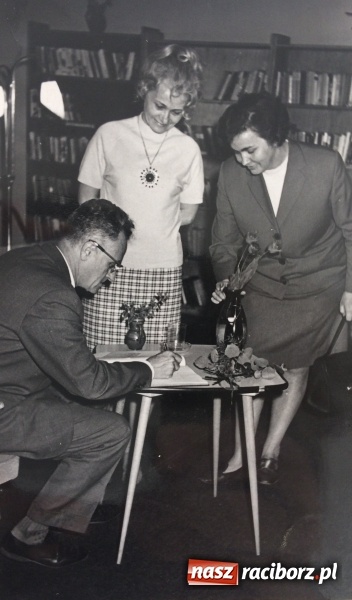 Zdjęcie w galerii na portalu naszraciborz.pl: Poznaj swoją bibliotekę. Historia filii numer 6 przy Powiatowym Domu Kultury wiadomości z regionu