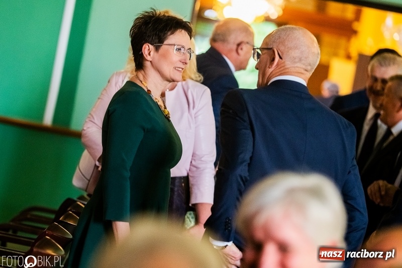 Zdjęcie w galerii na portalu naszraciborz.pl: Po raz szósty wręczono dziś Filary Ziemi Raciborskiej wiadomości z regionu