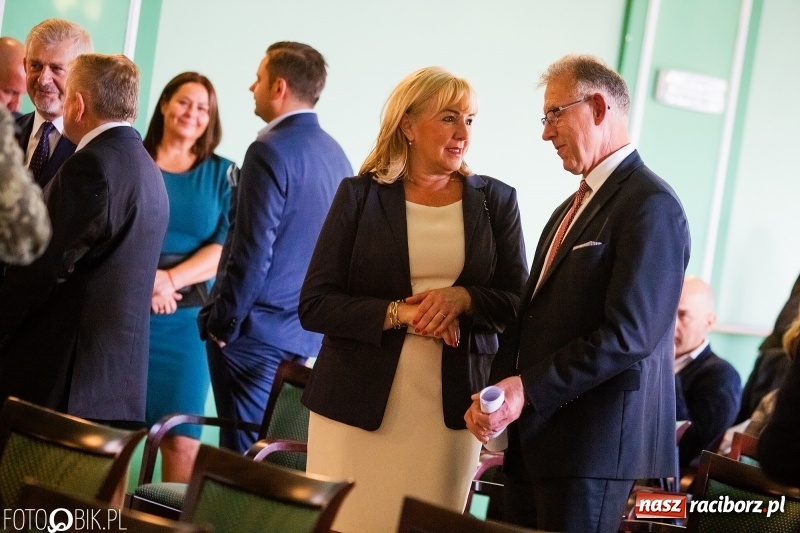 Zdjęcie w galerii na portalu naszraciborz.pl: Po raz szósty wręczono dziś Filary Ziemi Raciborskiej wiadomości z regionu