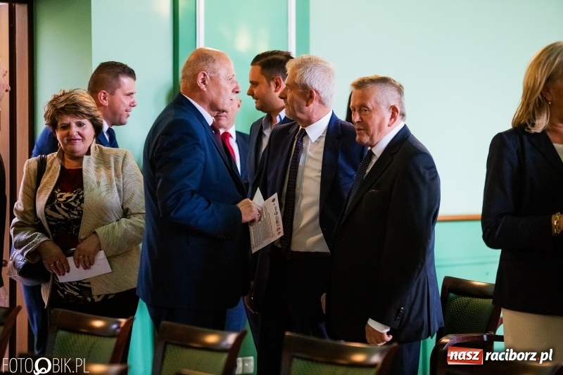 Zdjęcie w galerii na portalu naszraciborz.pl: Po raz szósty wręczono dziś Filary Ziemi Raciborskiej wiadomości z regionu