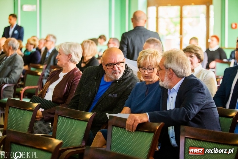 Zdjęcie w galerii na portalu naszraciborz.pl: Po raz szósty wręczono dziś Filary Ziemi Raciborskiej wiadomości z regionu