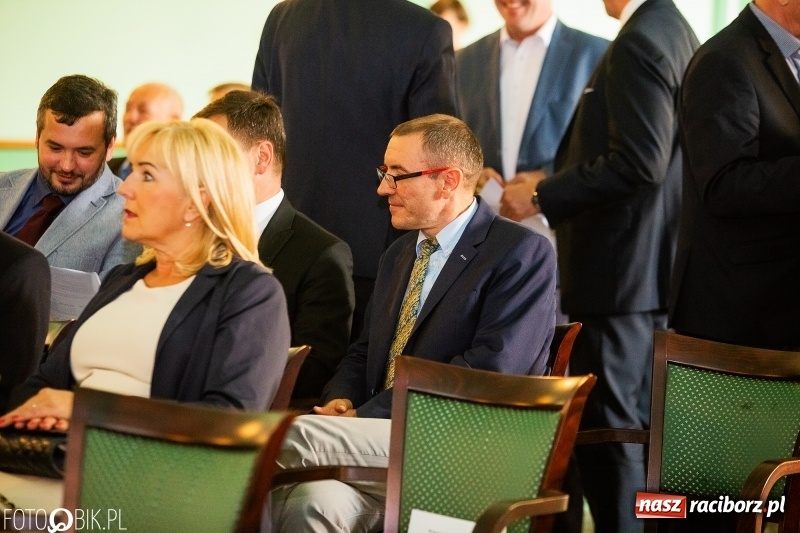 Zdjęcie w galerii na portalu naszraciborz.pl: Po raz szósty wręczono dziś Filary Ziemi Raciborskiej wiadomości z regionu