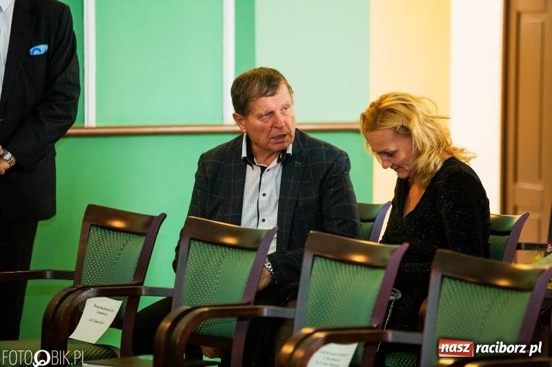 Zdjęcie w galerii na portalu naszraciborz.pl: Po raz szósty wręczono dziś Filary Ziemi Raciborskiej wiadomości z regionu
