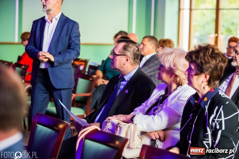 Zdjęcie w galerii na portalu naszraciborz.pl: Po raz szósty wręczono dziś Filary Ziemi Raciborskiej wiadomości z regionu