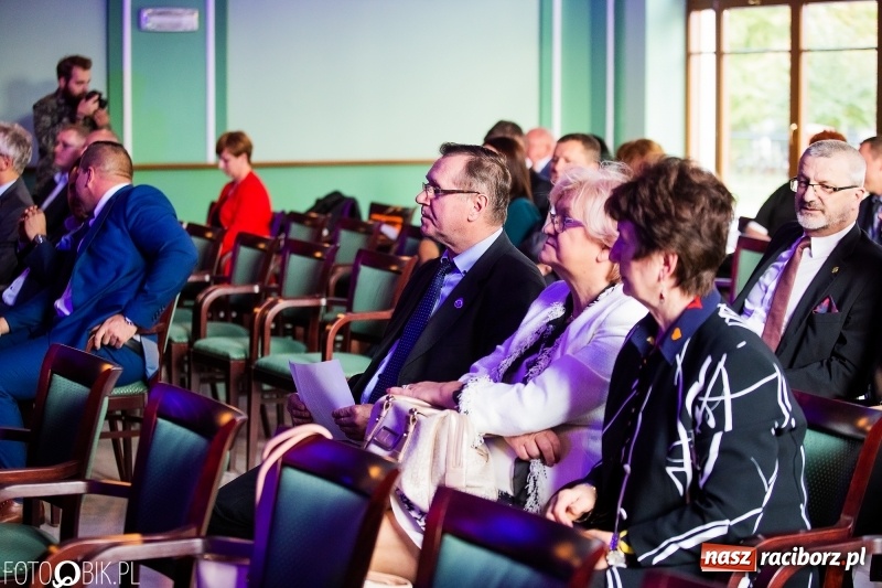 Zdjęcie w galerii na portalu naszraciborz.pl: Po raz szósty wręczono dziś Filary Ziemi Raciborskiej wiadomości z regionu