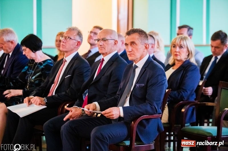 Zdjęcie w galerii na portalu naszraciborz.pl: Po raz szósty wręczono dziś Filary Ziemi Raciborskiej wiadomości z regionu