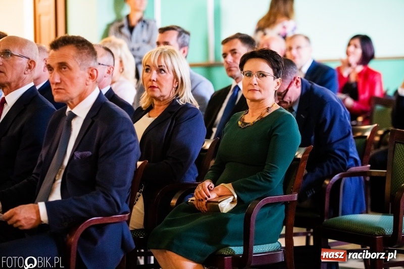 Zdjęcie w galerii na portalu naszraciborz.pl: Po raz szósty wręczono dziś Filary Ziemi Raciborskiej wiadomości z regionu