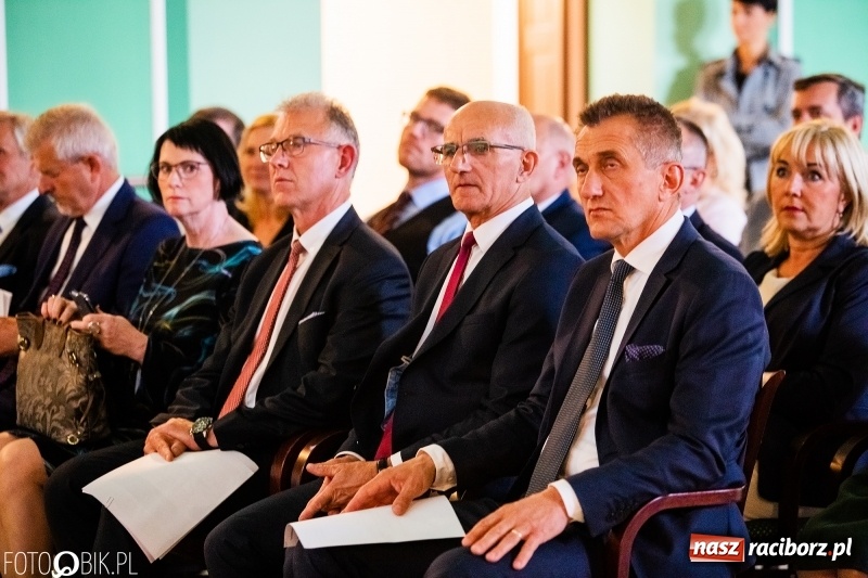 Zdjęcie w galerii na portalu naszraciborz.pl: Po raz szósty wręczono dziś Filary Ziemi Raciborskiej wiadomości z regionu