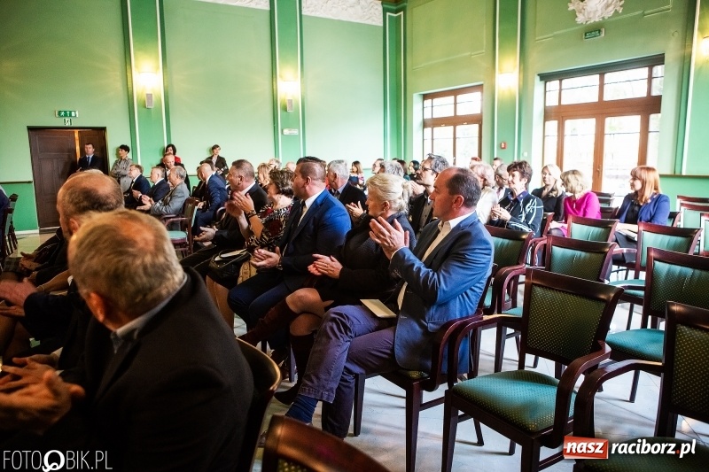 Zdjęcie w galerii na portalu naszraciborz.pl: Po raz szósty wręczono dziś Filary Ziemi Raciborskiej wiadomości z regionu