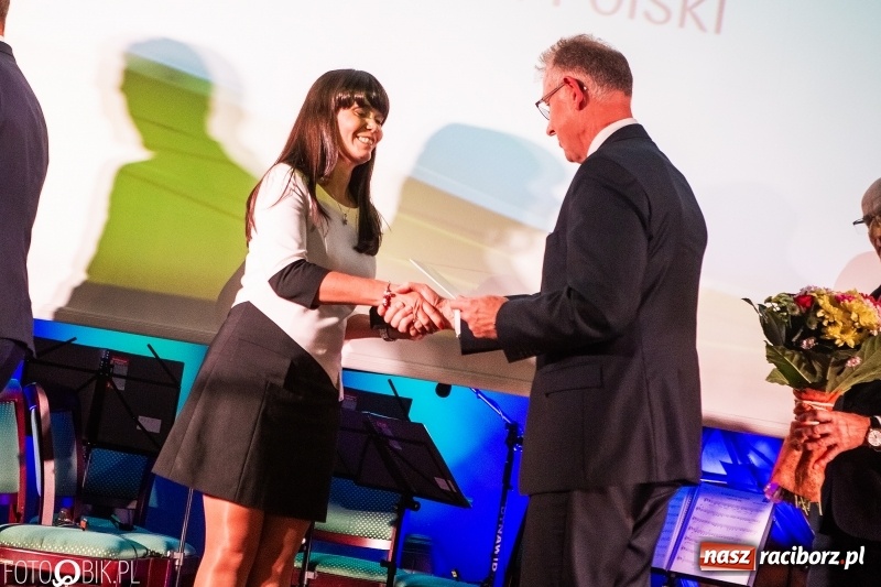 Zdjęcie w galerii na portalu naszraciborz.pl: Po raz szósty wręczono dziś Filary Ziemi Raciborskiej wiadomości z regionu