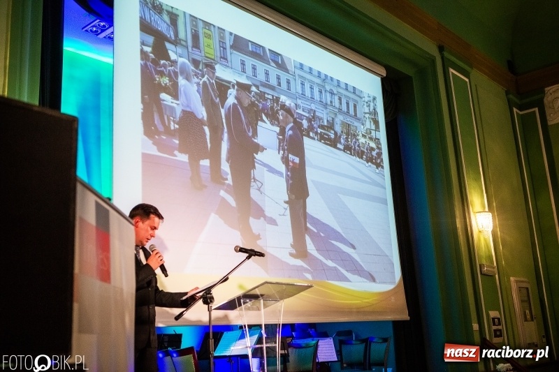 Zdjęcie w galerii na portalu naszraciborz.pl: Po raz szósty wręczono dziś Filary Ziemi Raciborskiej wiadomości z regionu