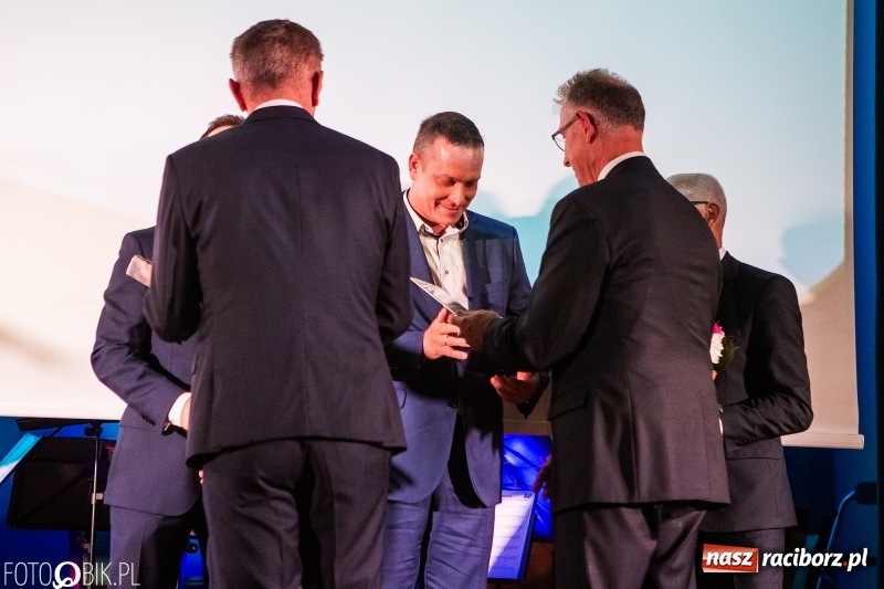 Zdjęcie w galerii na portalu naszraciborz.pl: Po raz szósty wręczono dziś Filary Ziemi Raciborskiej wiadomości z regionu