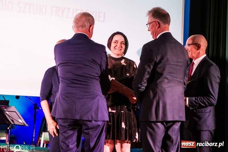 Zdjęcie w galerii na portalu naszraciborz.pl: Po raz szósty wręczono dziś Filary Ziemi Raciborskiej wiadomości z regionu