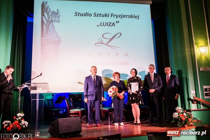 Zdjęcie w galerii na portalu naszraciborz.pl: Po raz szósty wręczono dziś Filary Ziemi Raciborskiej wiadomości z regionu