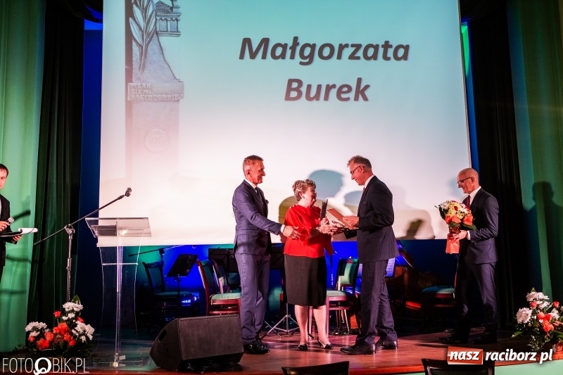 Zdjęcie w galerii na portalu naszraciborz.pl: Po raz szósty wręczono dziś Filary Ziemi Raciborskiej wiadomości z regionu